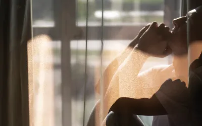 Hombre con grado de discapacidad por trastorno ansioso depresivo