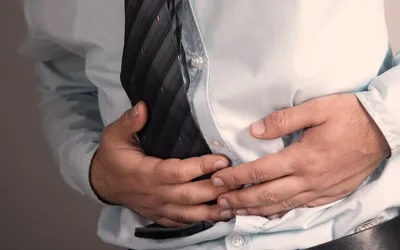 Causas de por qué se me inflama el estómago