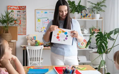 Profesora dando clase