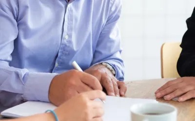 Usufructuario_firmando_documentos