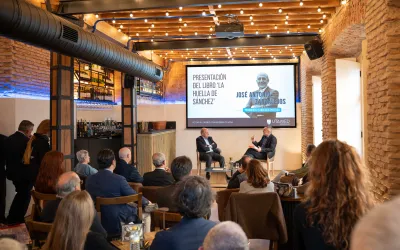 José Antonio Zarzalejos en la presentación de su libro ‘La Huella de Sánchez’