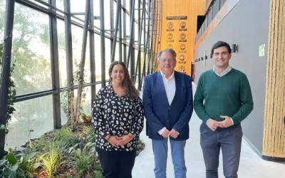 el director del IAJ visita las instalaciones de utamed