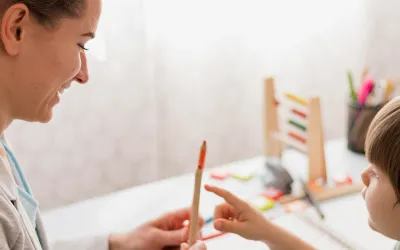 Profesora implementando la gamificación en el aula
