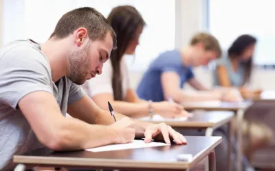 Estudiantes en selectividad