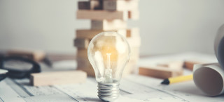 Bombilla en representación del aprendizaje basado en retos