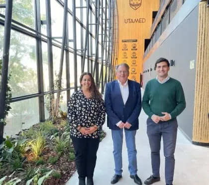 el director del IAJ visita las instalaciones de utamed
