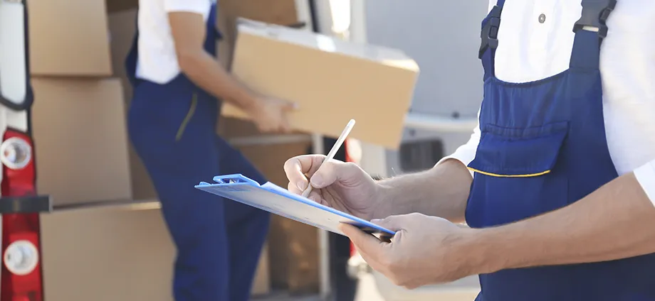 Empresa en medio de lo que son los canales de distribución