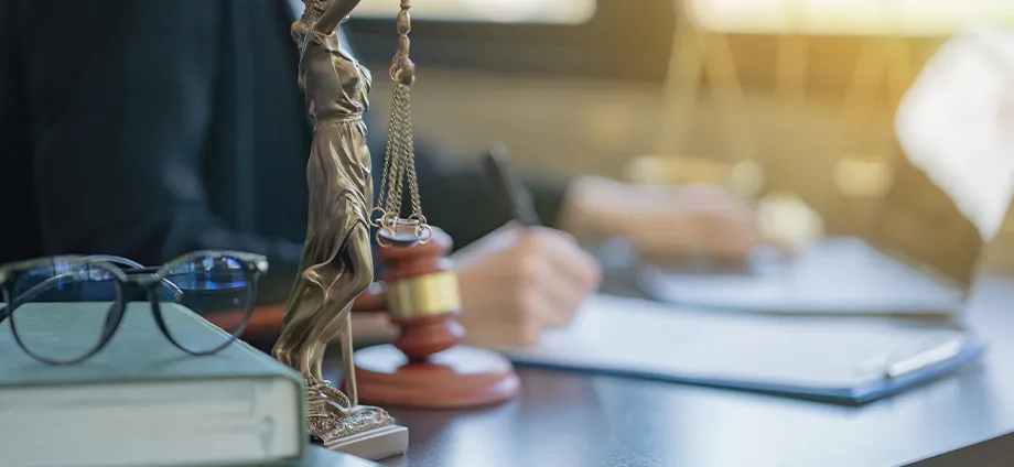 Cuántos años es la carrera de Derecho