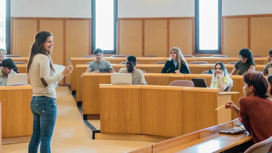 Salario de un profesor de universidad