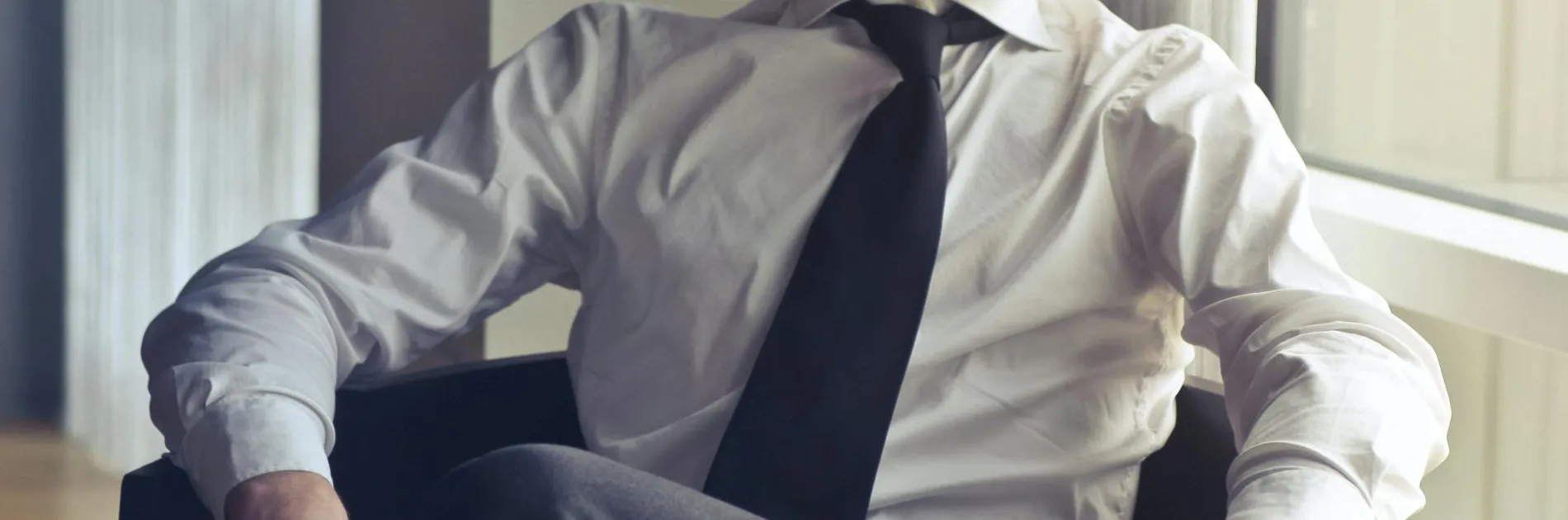 ceo-de-empresa-sentado