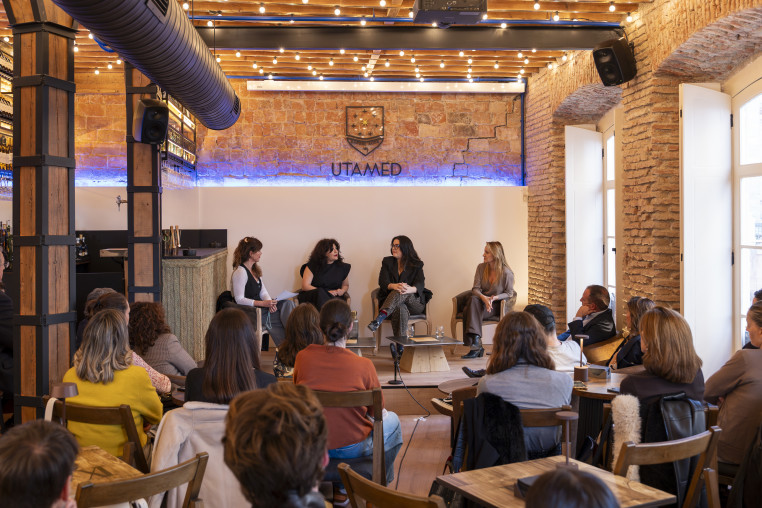 Encuentro Mujeres que abren camino en UTAMED