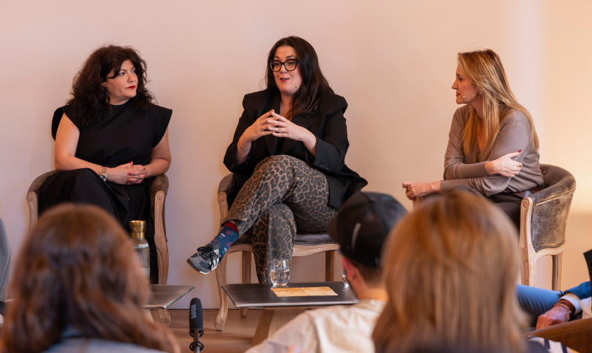 Encuentro Mujeres que abren camino en UTAMED