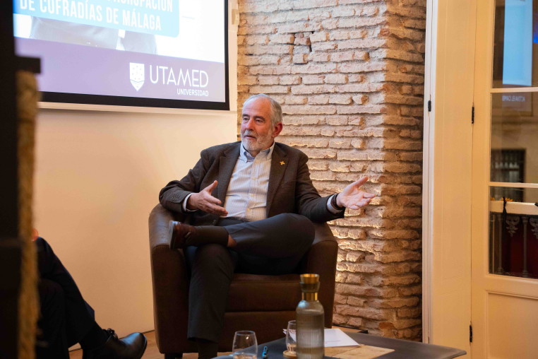 José Garín hablando de la Semana Santa en Málaga en Ágora UTAMED