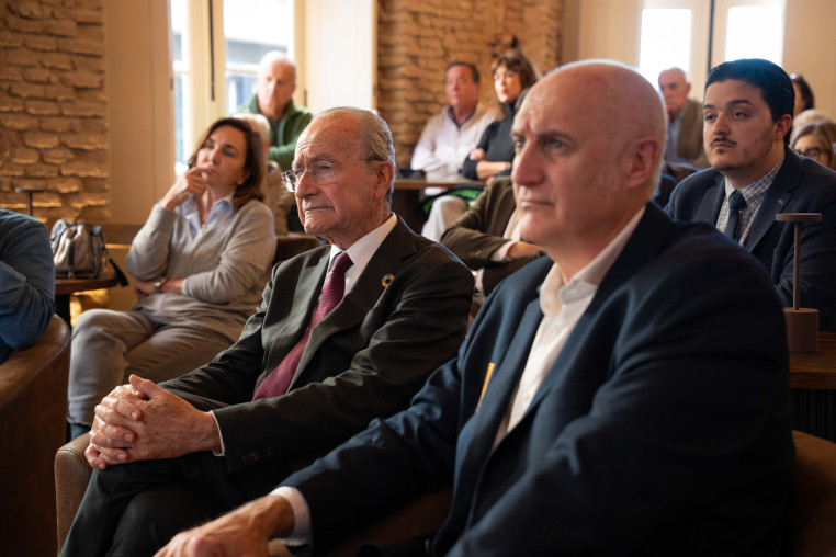 Presentación del libro de Zarzalejos en Ágora UTAMED